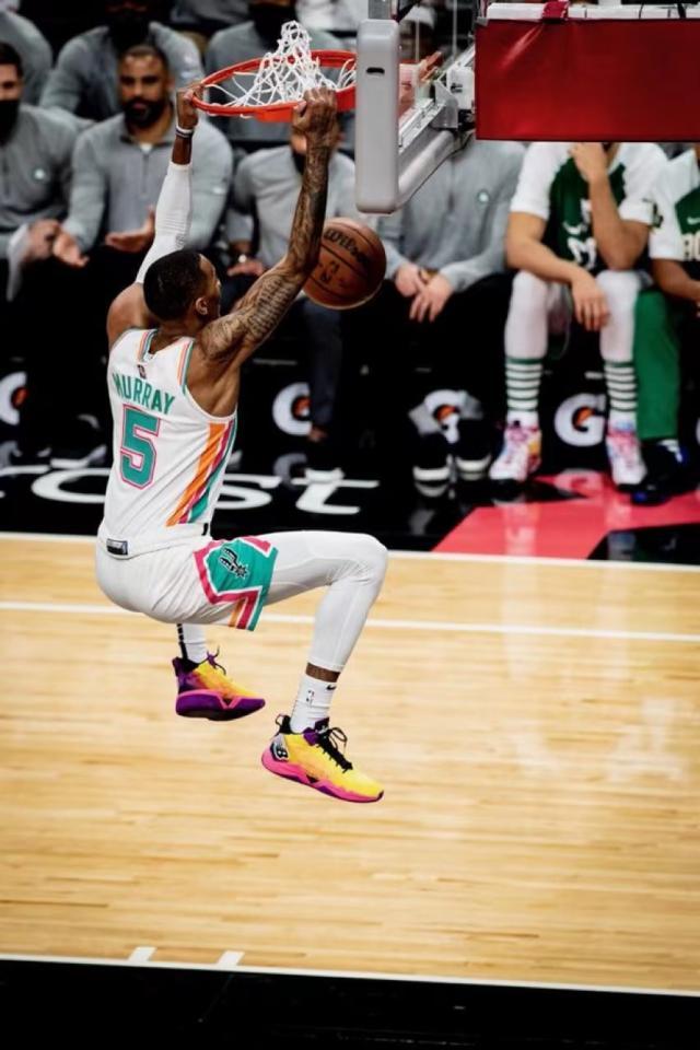 中超-【现场】乌度卡给老东家送温暖 输球无碍赛后叙旧