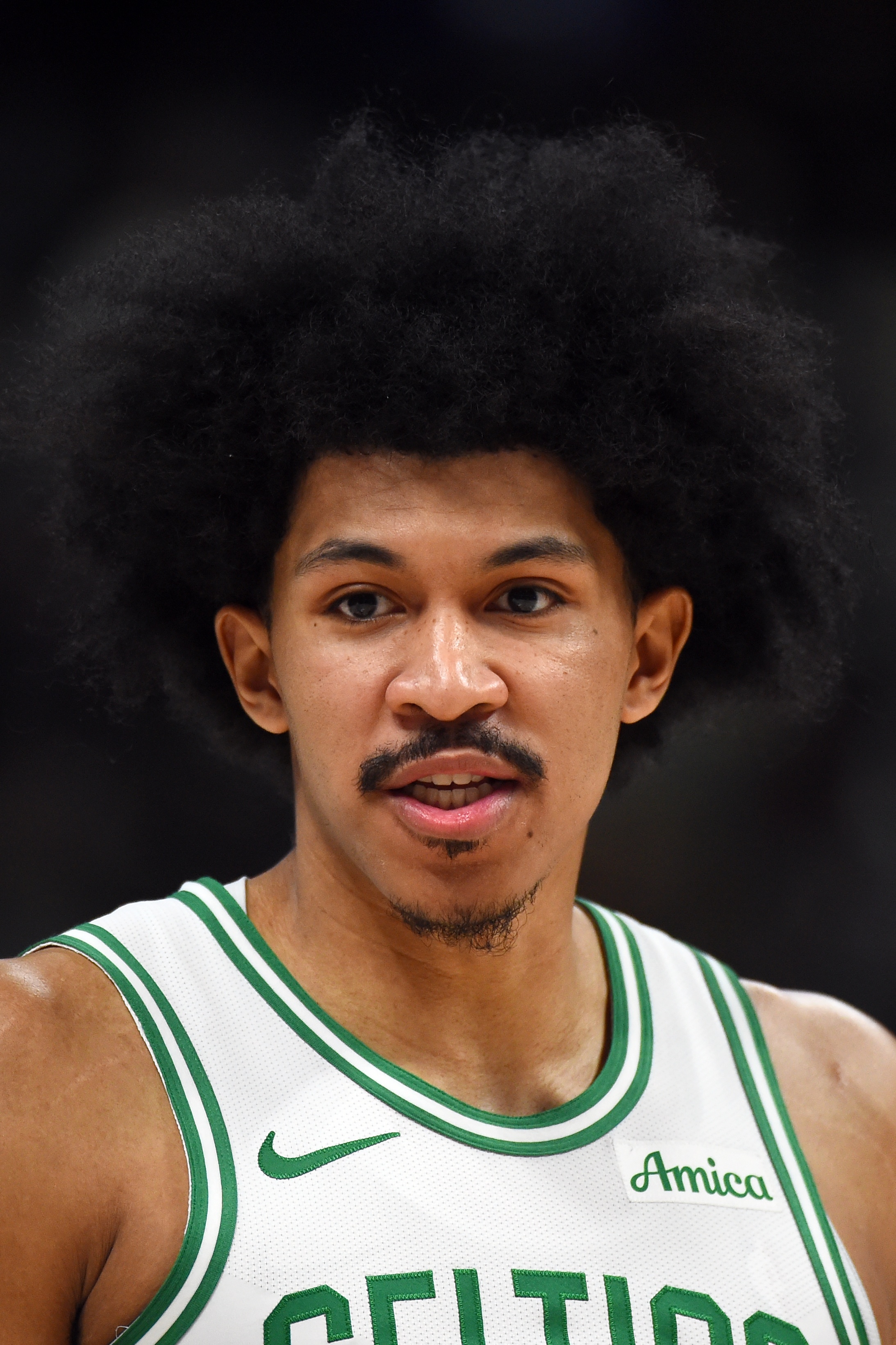 乐鱼苹果-火力全开！小罗恩·哈珀追身三分命中 27分创个人生涯新高