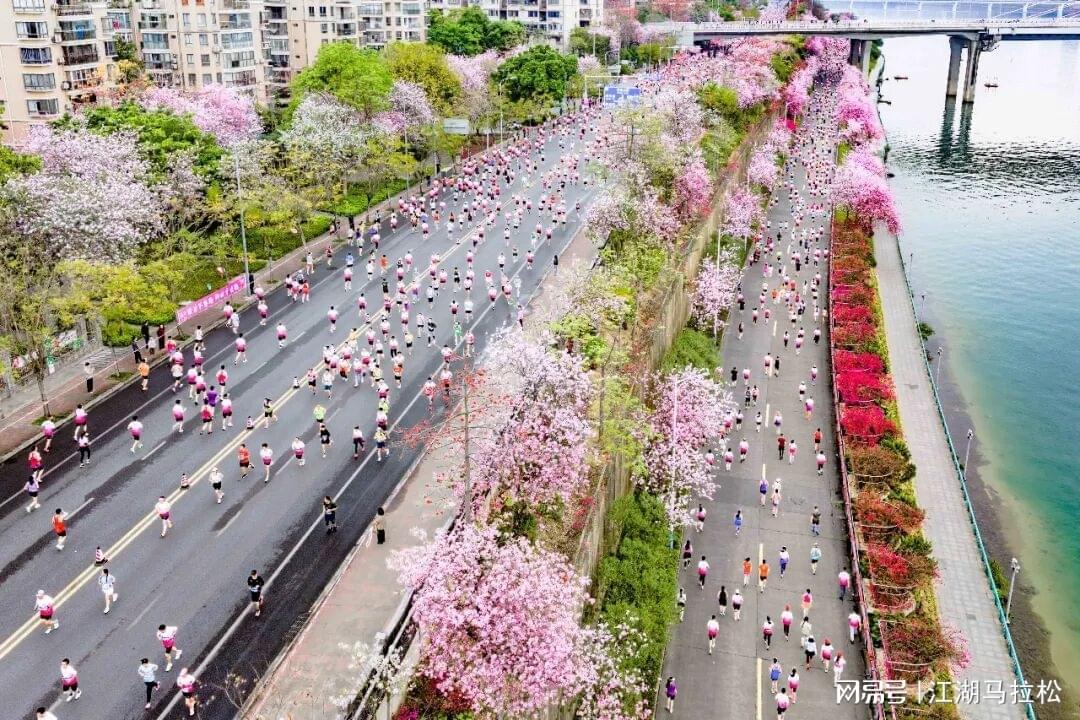 leyu乐鱼体育手机官网入口-马拉松，就是要多向社会“报喜”